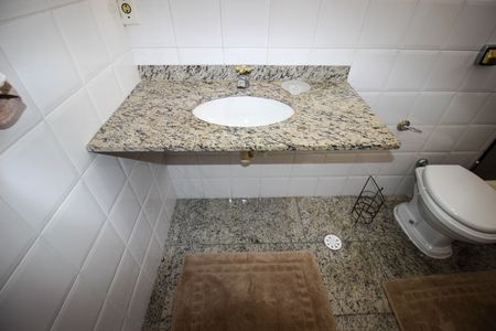Casa para alugar com 220m², 4 quartos e 2 vagas