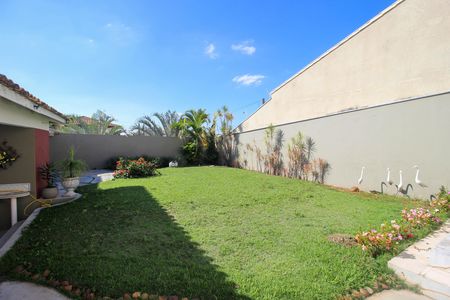 Casa para alugar com 220m², 4 quartos e 2 vagas