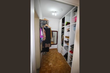 Casa para alugar com 220m², 4 quartos e 2 vagas