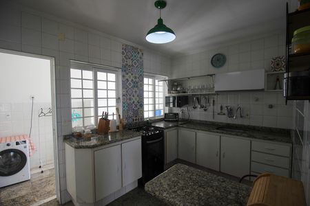 Casa para alugar com 220m², 4 quartos e 2 vagas