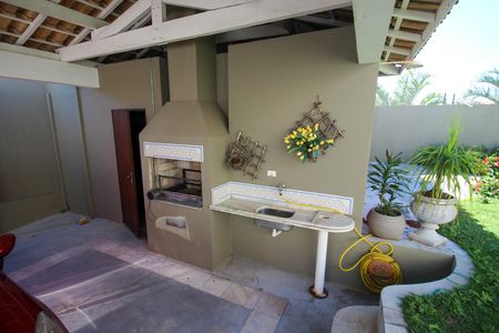 Casa para alugar com 220m², 4 quartos e 2 vagas
