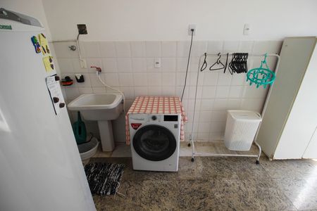 Casa para alugar com 220m², 4 quartos e 2 vagas