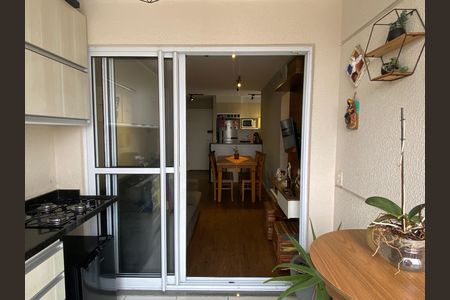 Apartamento à venda com 64m², 2 quartos e 1 vaga Apartamento à venda com 64m², 2 quartos e 1 vagaVaranda