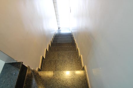 Casa de condomínio para alugar com 36m², 1 quarto e sem vagaEscada de entrada