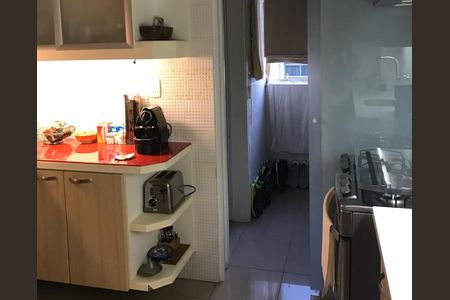Apartamento à venda com 90m², 2 quartos e 2 vagasCozinha