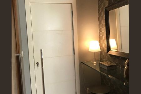 Apartamento à venda com 90m², 2 quartos e 2 vagasCorredor