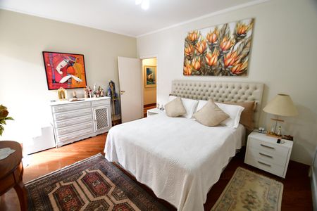 Casa à venda com 310m², 4 quartos e 4 vagasQuarto 3 - Suíte