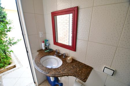 Casa à venda com 310m², 4 quartos e 4 vagasBanheiro de serviço