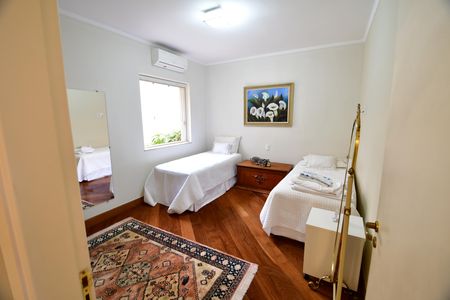 Casa à venda com 310m², 4 quartos e 4 vagasQuarto 2