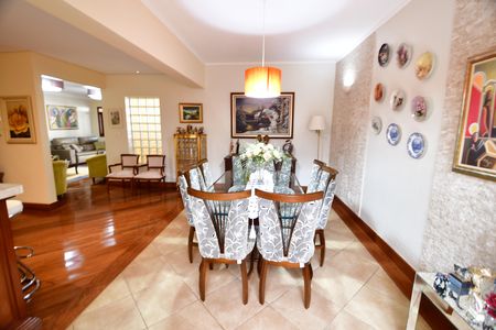 Sala de casa à venda com 4 quartos, 310m² em Jardim Chapadão, Campinas