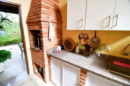 Casa à venda com 310m², 4 quartos e 4 vagasChurrasqueira