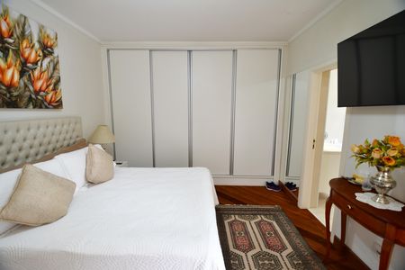 Casa à venda com 310m², 4 quartos e 4 vagasQuarto 3 - Suíte