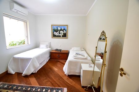 Casa à venda com 310m², 4 quartos e 4 vagasQuarto 2