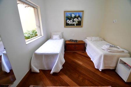Casa à venda com 310m², 4 quartos e 4 vagasQuarto 2