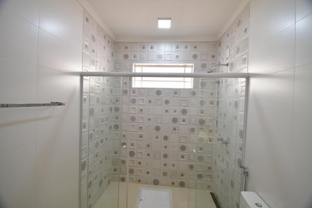 Casa à venda com 310m², 4 quartos e 4 vagasBanheiro 