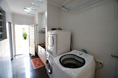 Casa à venda com 310m², 4 quartos e 4 vagasÁrea de Serviço