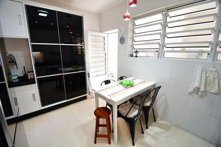 Casa à venda com 310m², 4 quartos e 4 vagasCozinha