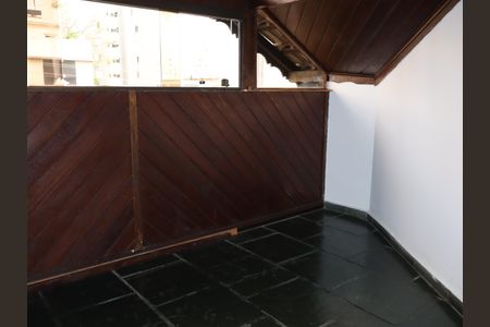 Casa à venda com 440m², 4 quartos e 15 vagasSótão