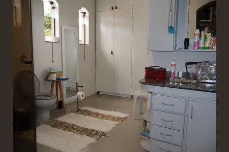 Casa à venda com 440m², 4 quartos e 15 vagasBanheiro suíte