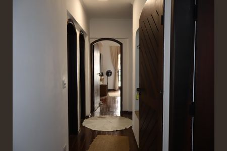Casa à venda com 440m², 4 quartos e 15 vagasCorredor