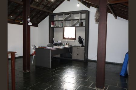 Casa à venda com 440m², 4 quartos e 15 vagasSótão