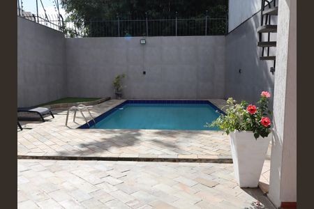 Casa à venda com 440m², 4 quartos e 15 vagasPiscina e churrasqueira