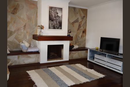 Sala de TV de casa para alugar com 4 quartos, 440m² em Vila Lucia, São Paulo