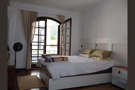 Casa à venda com 440m², 4 quartos e 15 vagasSuíte