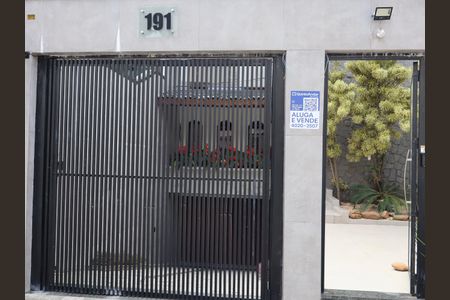 Casa à venda com 440m², 4 quartos e 15 vagasFachada e portão