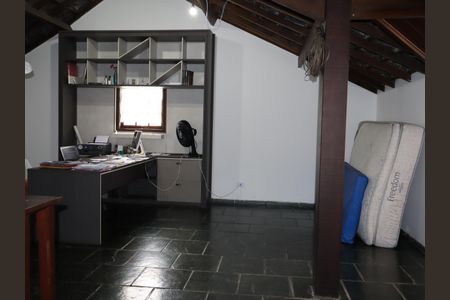 Casa à venda com 440m², 4 quartos e 15 vagasSótão