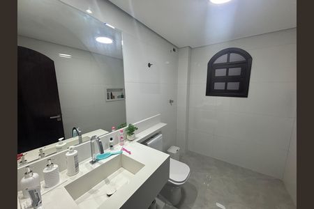 Casa para alugar com 313m², 3 quartos e 1 vagaBanheiro 