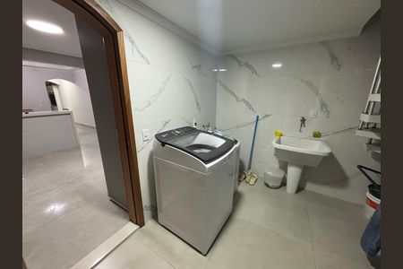 Casa para alugar com 313m², 3 quartos e 1 vagaÁrea de serviço 