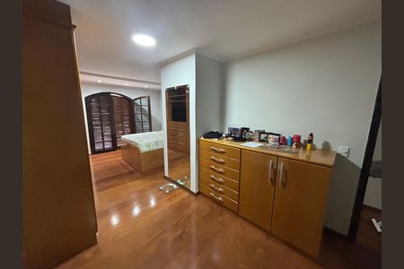 Casa para alugar com 313m², 3 quartos e 1 vagaQuarto 2
