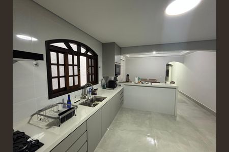 Casa para alugar com 313m², 3 quartos e 1 vagaCozinha - Armários