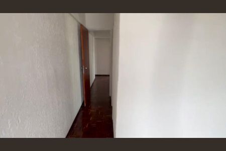 Corredor de apartamento para alugar com 3 quartos, 112m² em Centro, Juiz de Fora