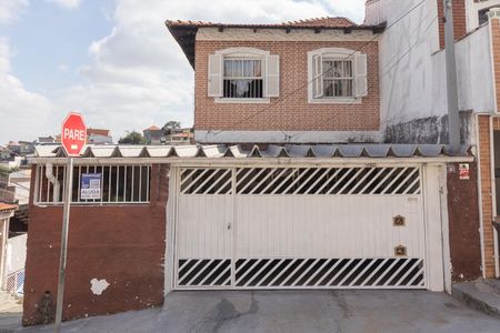 Casa para alugar com 204m², 3 quartos e 2 vagas Casa para alugar com 204m², 3 quartos e 2 vagasFachada