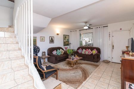 Casa para alugar com 204m², 3 quartos e 2 vagas Casa para alugar com 204m², 3 quartos e 2 vagasSala