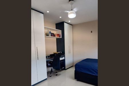 Casa de Condomínio à venda com 3 quartos, 320m² em Vargem Pequena, Rio de Janeiro