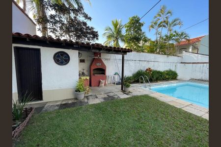 Casa de condomínio à venda com 450m², 4 quartos e 3 vagas