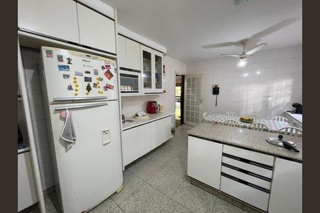 Casa de condomínio à venda com 450m², 4 quartos e 3 vagas