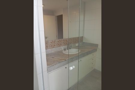 Apartamento para alugar com 120m², 3 quartos e 1 vaga Apartamento para alugar com 120m², 3 quartos e 1 vagaBanheiro