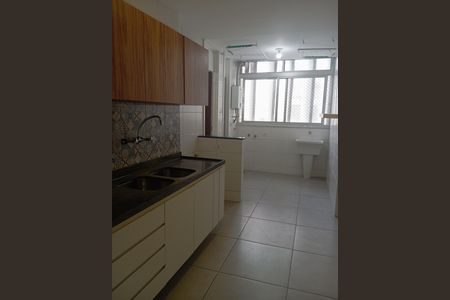 Apartamento para alugar com 120m², 3 quartos e 1 vaga Apartamento para alugar com 120m², 3 quartos e 1 vagaCozinha e Área de Serviço
