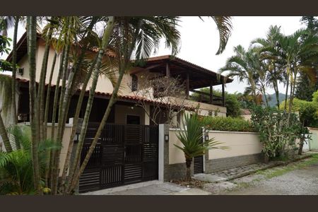 Casa de condomínio à venda com 288m², 4 quartos e 2 vagas