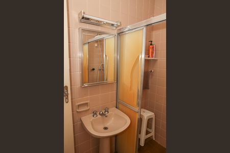 Casa à venda com 150m², 4 quartos e 1 vaga Casa à venda com 150m², 4 quartos e 1 vagaBanheiro 2