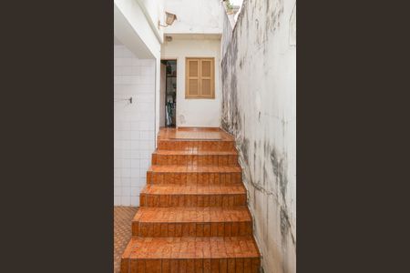 Casa à venda com 150m², 4 quartos e 1 vaga Casa à venda com 150m², 4 quartos e 1 vagaEscada externa
