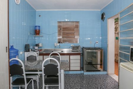 Casa à venda com 150m², 4 quartos e 1 vaga Casa à venda com 150m², 4 quartos e 1 vagaCozinha