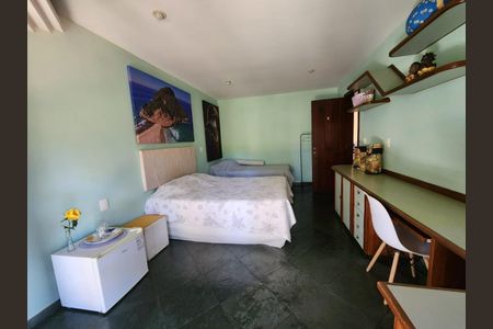 Casa de condomínio à venda com 800m², 6 quartos e 2 vagas