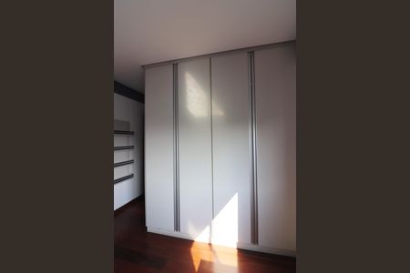 Apartamento à venda com 150m², 4 quartos e 3 vagasQuarto 2