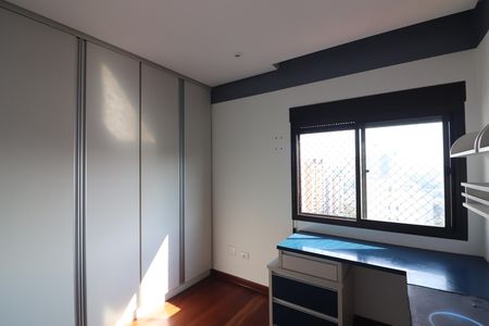 Apartamento à venda com 150m², 4 quartos e 3 vagasQuarto 2