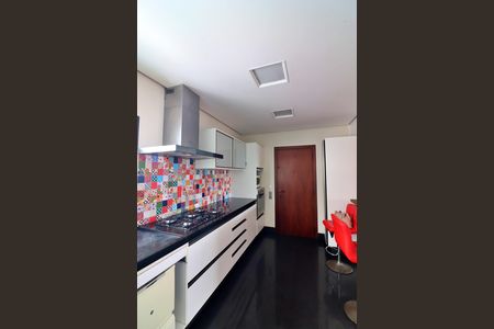Apartamento à venda com 150m², 4 quartos e 3 vagasCozinha 